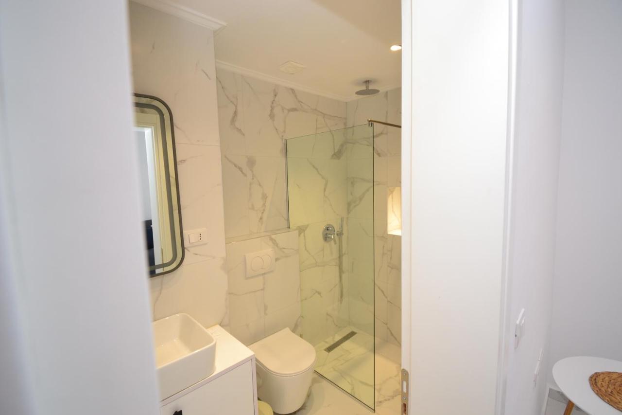 E&L Luxury Apartments Saranda Kültér fotó